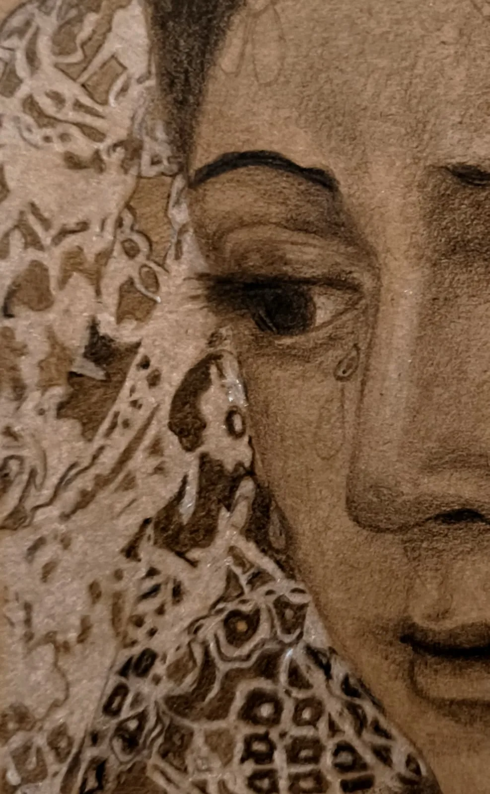 Detalle lágrima Virgen Macarena · Grafito sobre papel Kraft · Arte cofrade único · Sandra Arenas